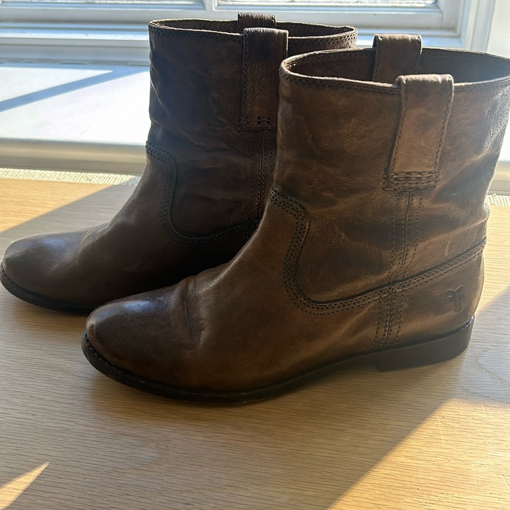 FRYE BOOOTS